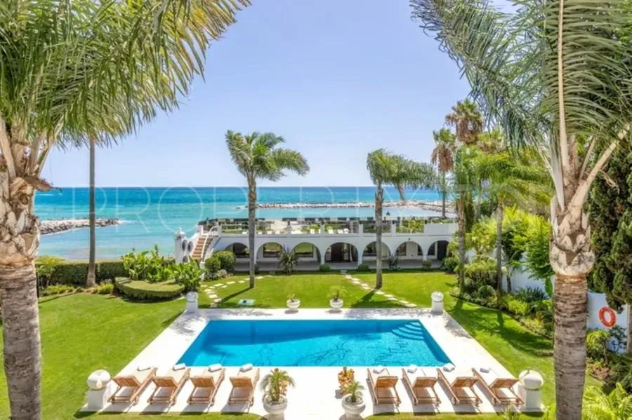 Se vende villa de 10 dormitorios en Guadalpin Banus