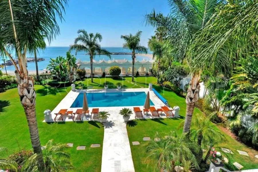 Se vende villa de 10 dormitorios en Guadalpin Banus