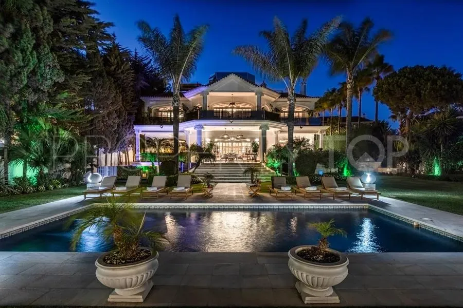 Se vende villa de 10 dormitorios en Guadalpin Banus