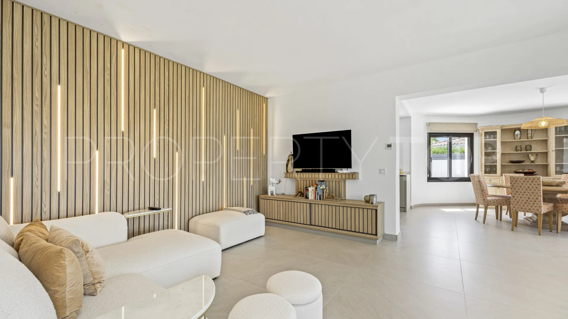 For sale villa with 4 bedrooms in Guadalmina Alta