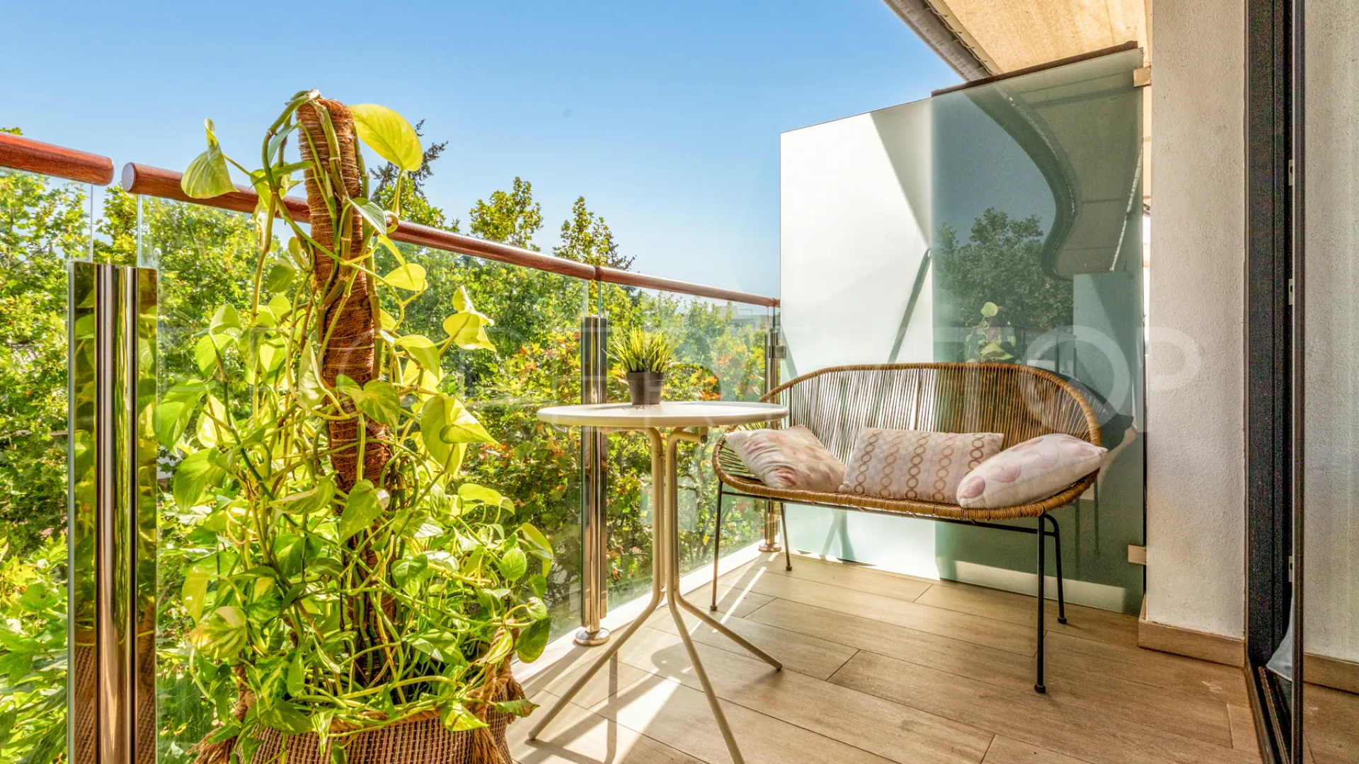 Comprar atico duplex de 2 dormitorios en Estepona Casco Antiguo