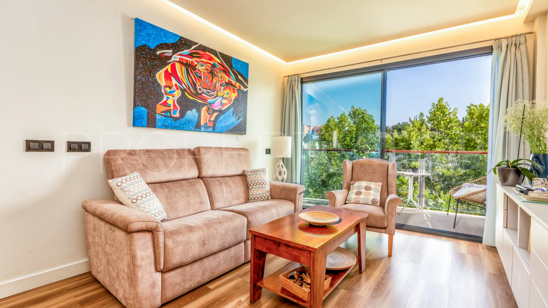 Comprar atico duplex de 2 dormitorios en Estepona Casco Antiguo