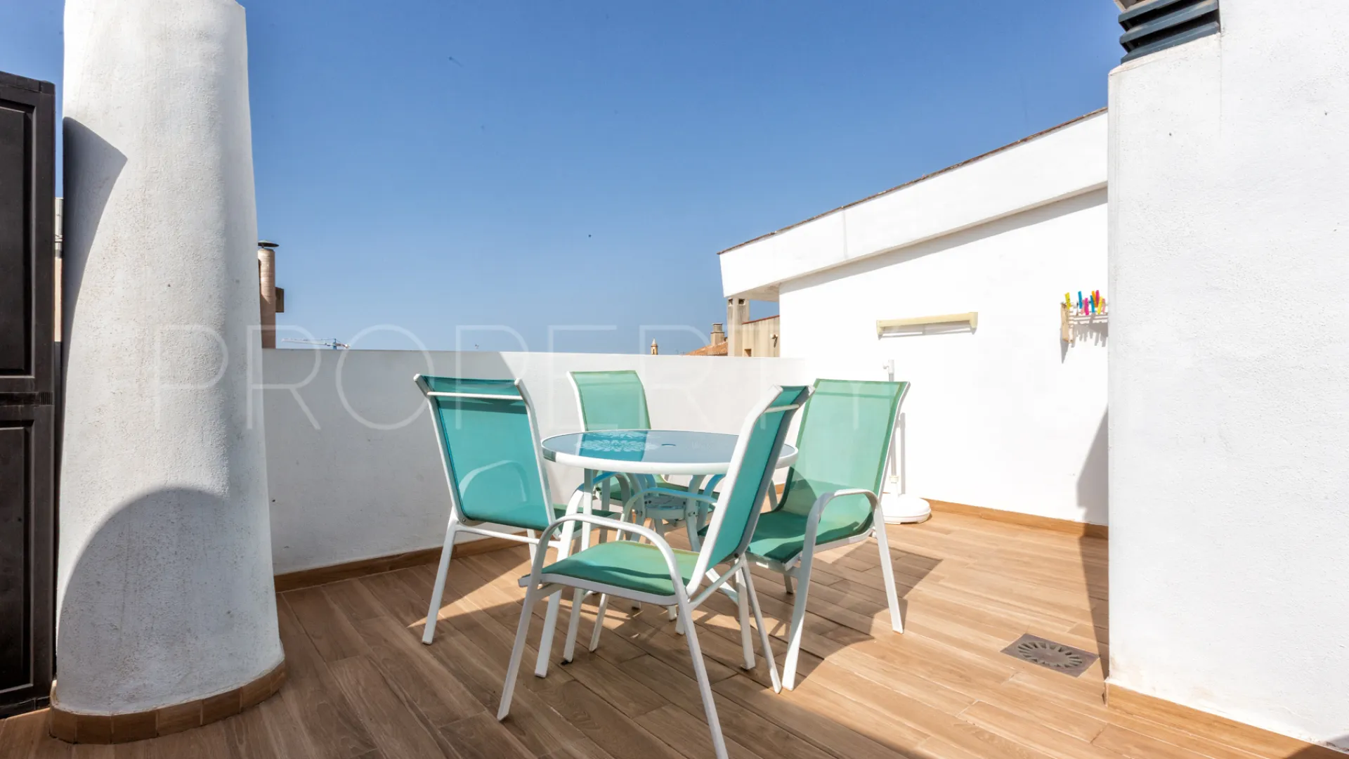 Comprar atico duplex de 2 dormitorios en Estepona Casco Antiguo