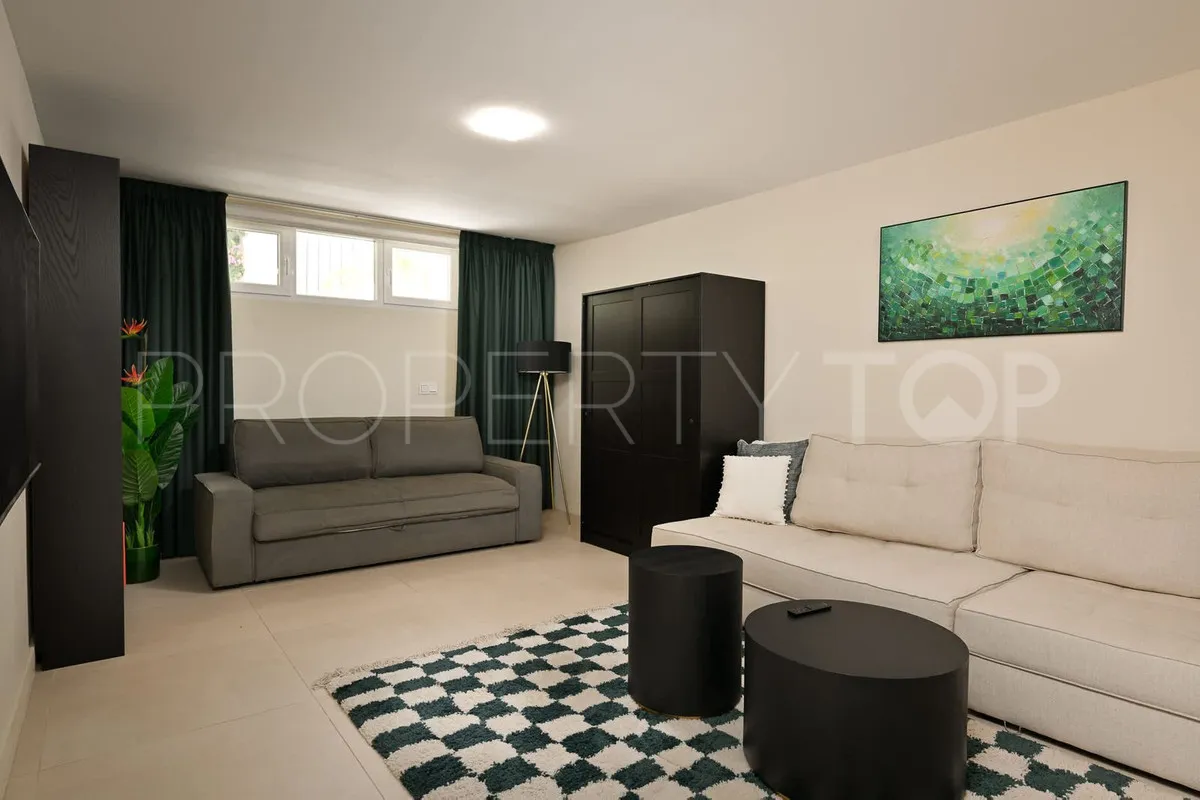 Villa en venta de 6 dormitorios en Marbesa