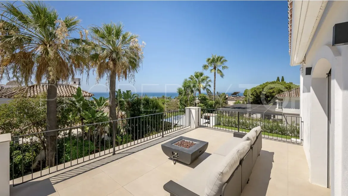Villa en venta de 6 dormitorios en Marbesa