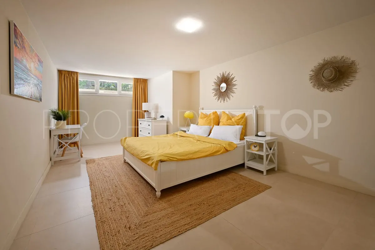 Villa en venta de 6 dormitorios en Marbesa