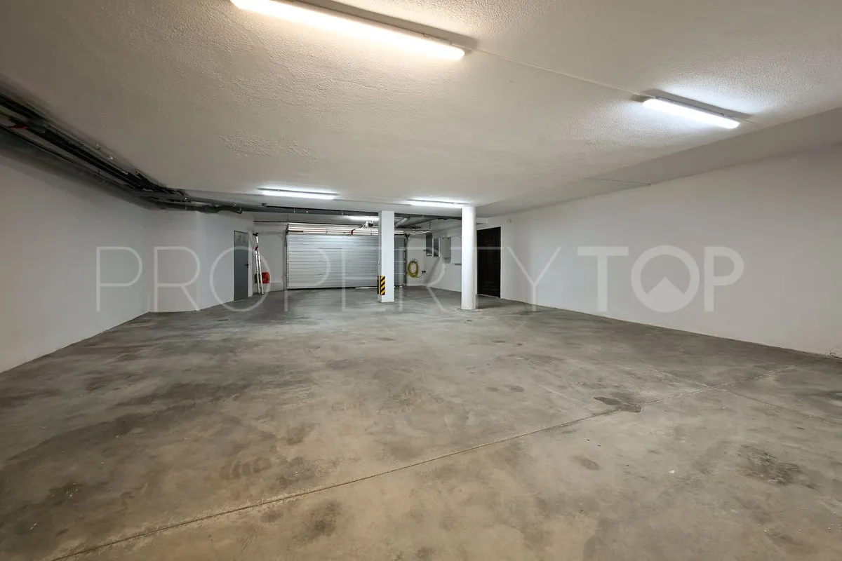 Villa en venta de 6 dormitorios en Marbesa