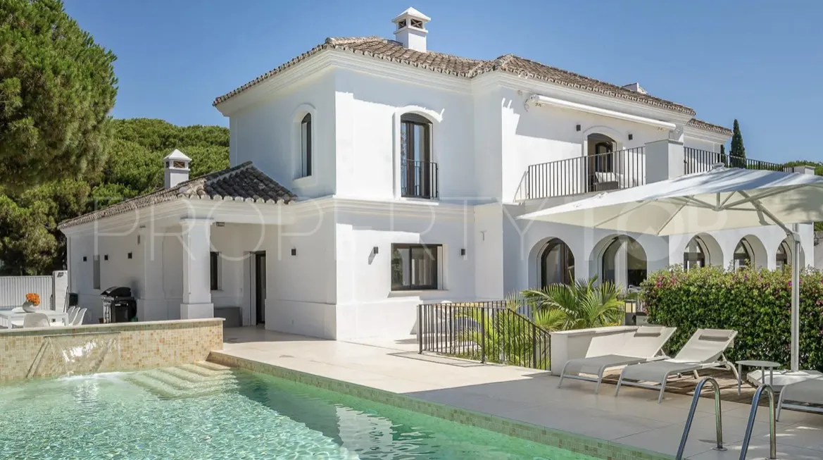 Villa en venta de 6 dormitorios en Marbesa