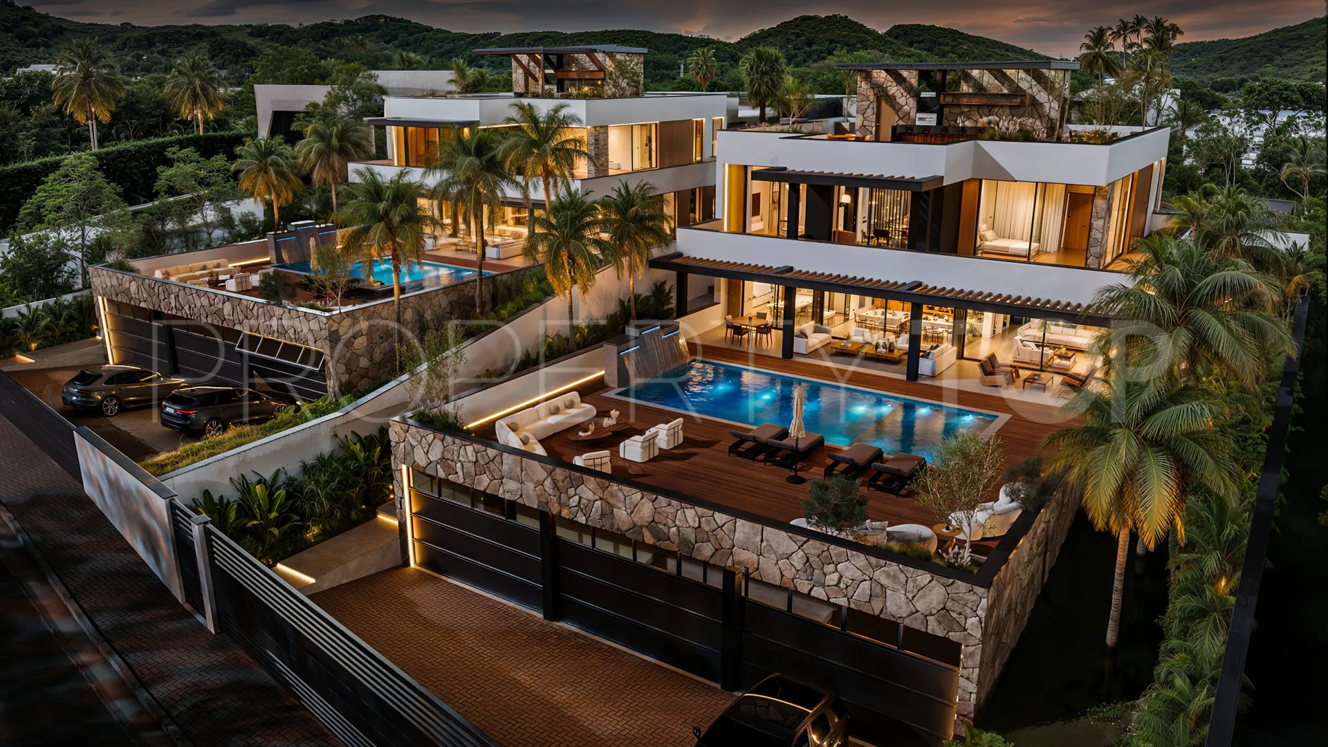 5 bedrooms villa in New Golden Mile for sale