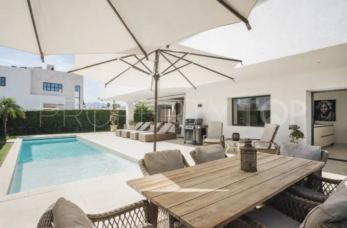Linda Vista Baja 5 bedrooms villa for sale
