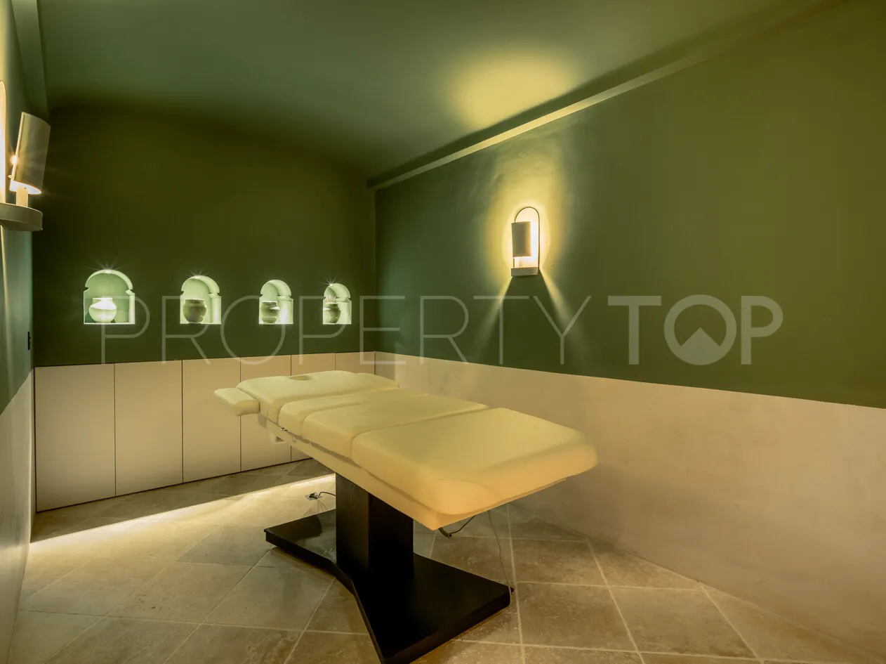 16 bedrooms villa in Las Lomas del Marbella Club for sale