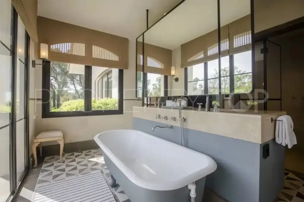 16 bedrooms villa in Las Lomas del Marbella Club for sale