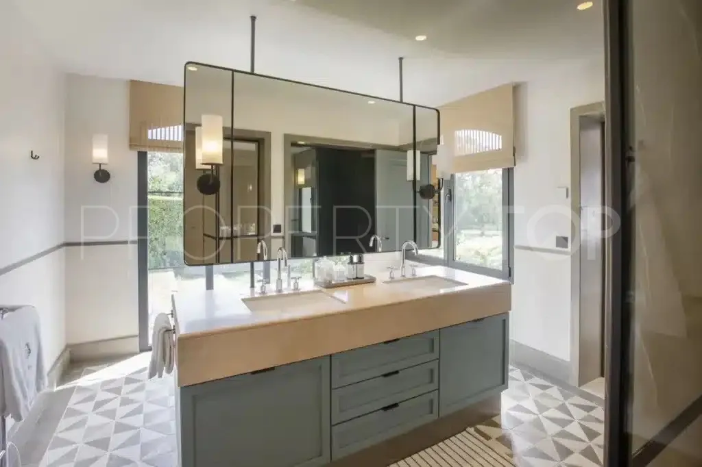 16 bedrooms villa in Las Lomas del Marbella Club for sale