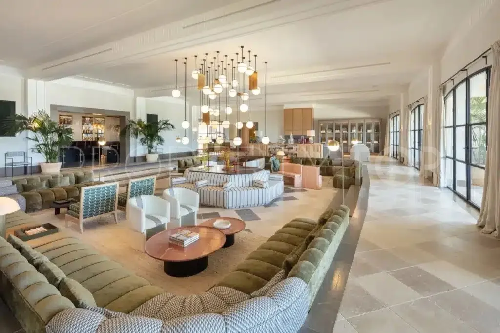 16 bedrooms villa in Las Lomas del Marbella Club for sale
