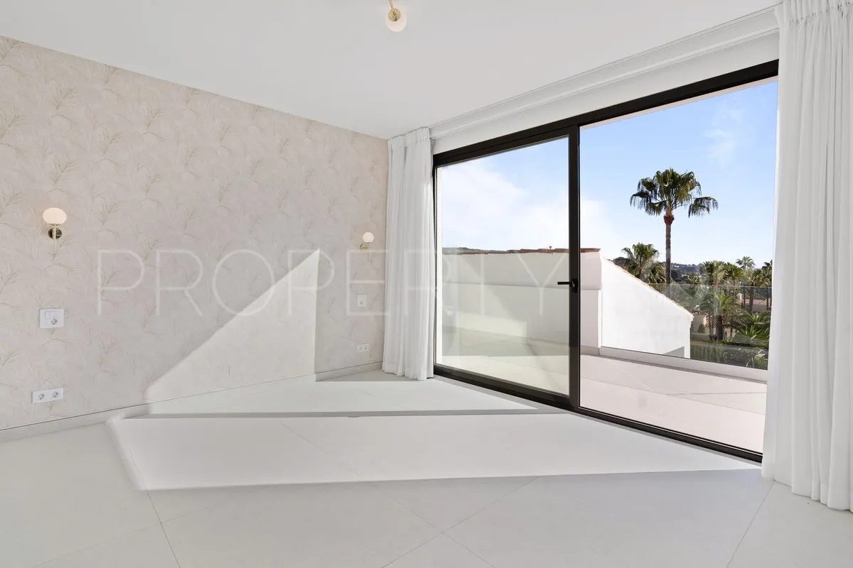 4 bedrooms villa in Elviria for sale