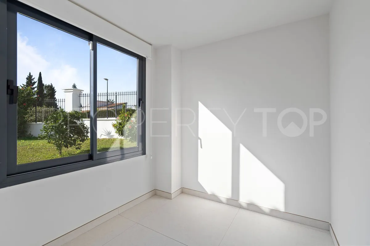 4 bedrooms villa in Elviria for sale