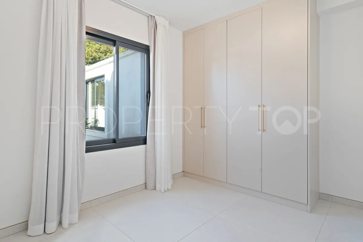 4 bedrooms villa in Elviria for sale