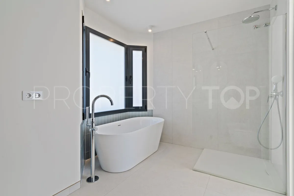 4 bedrooms villa in Elviria for sale
