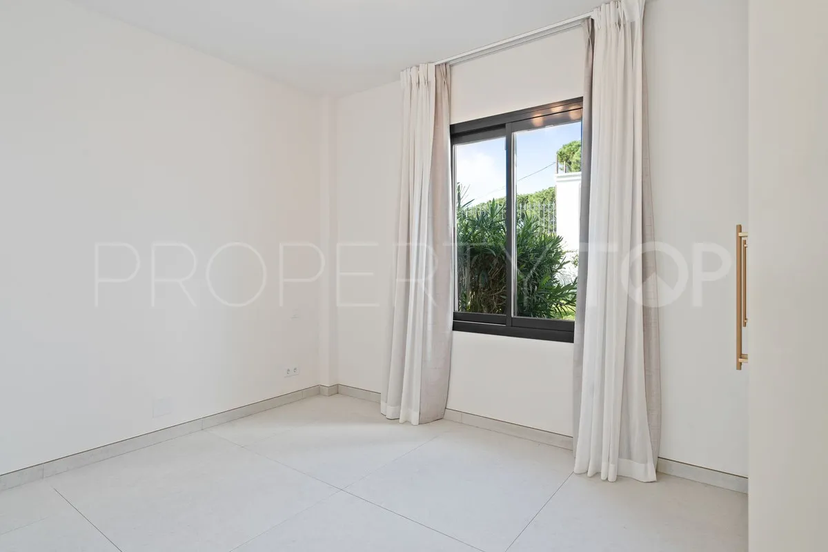 4 bedrooms villa in Elviria for sale