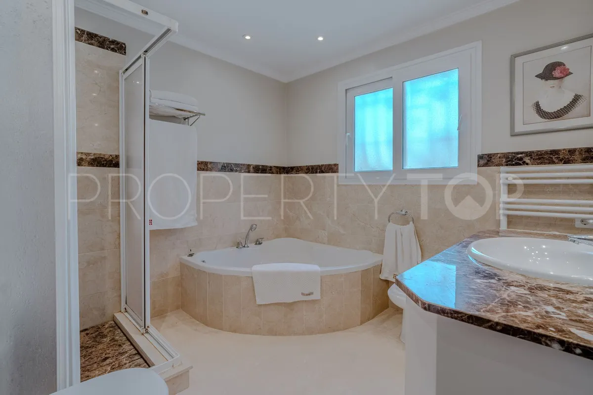 El Paraiso, villa de 5 dormitorios en venta