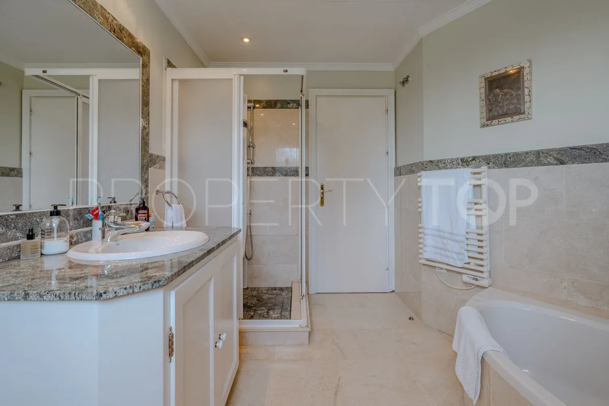 El Paraiso, villa de 5 dormitorios en venta