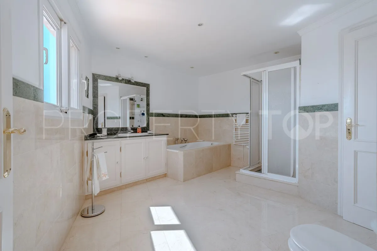 El Paraiso, villa de 5 dormitorios en venta