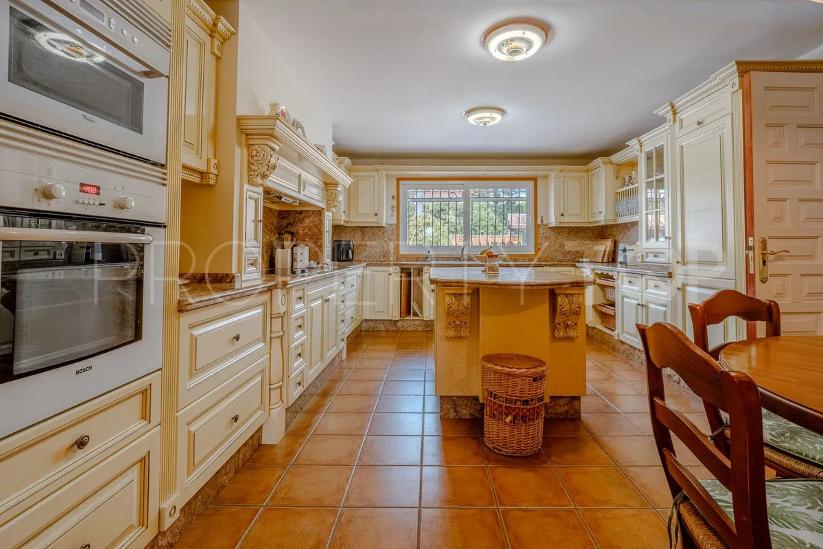 El Paraiso, villa de 5 dormitorios en venta