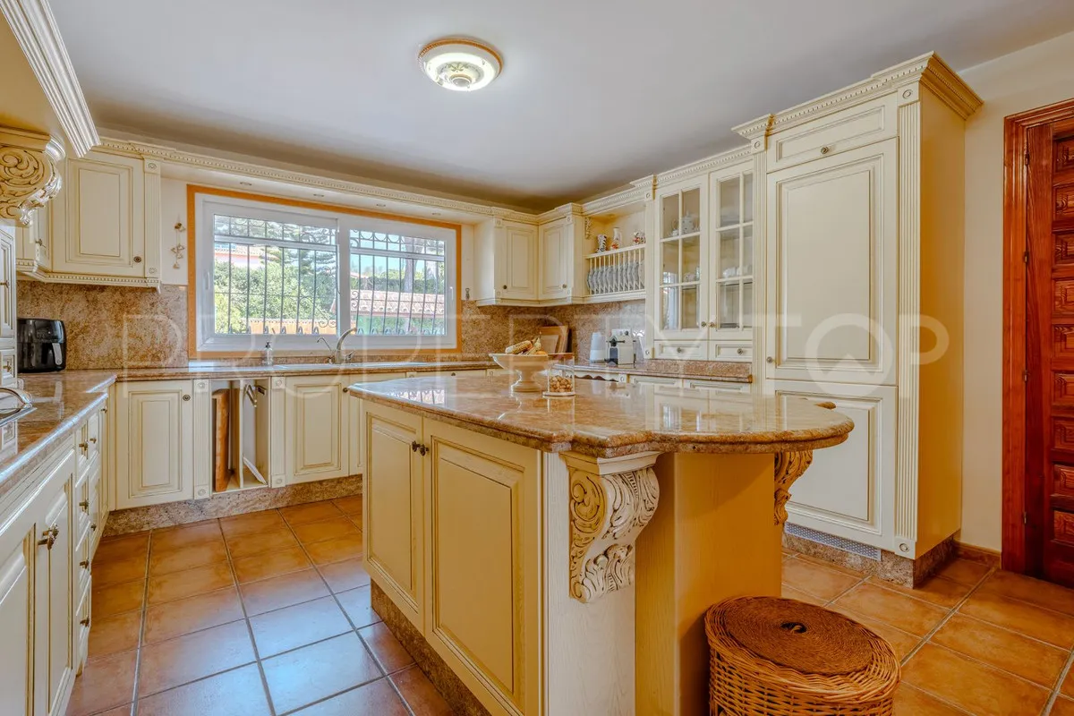 El Paraiso, villa de 5 dormitorios en venta