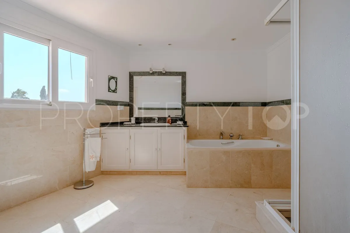 El Paraiso, villa de 5 dormitorios en venta