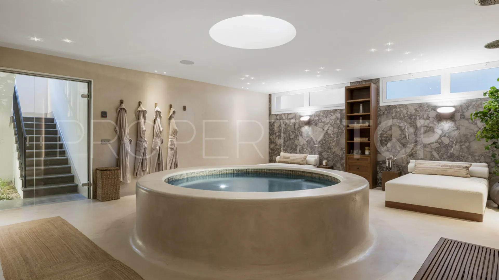 Nueva Andalucia, villa en venta de 5 dormitorios