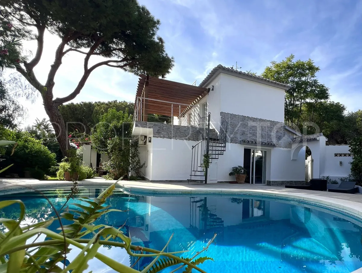 Marbesa, villa de 4 dormitorios en venta