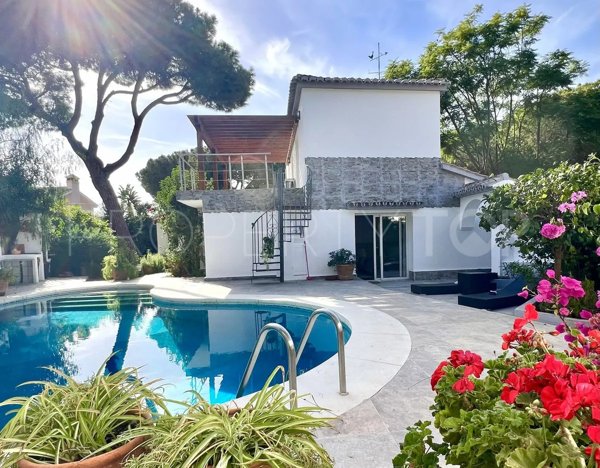 Marbesa, villa de 4 dormitorios en venta