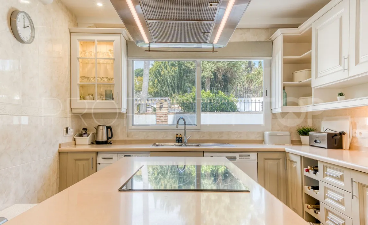 Calahonda, villa en venta