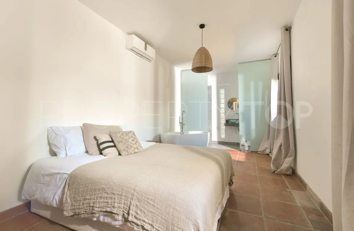 For sale Hacienda las Chapas 5 bedrooms villa
