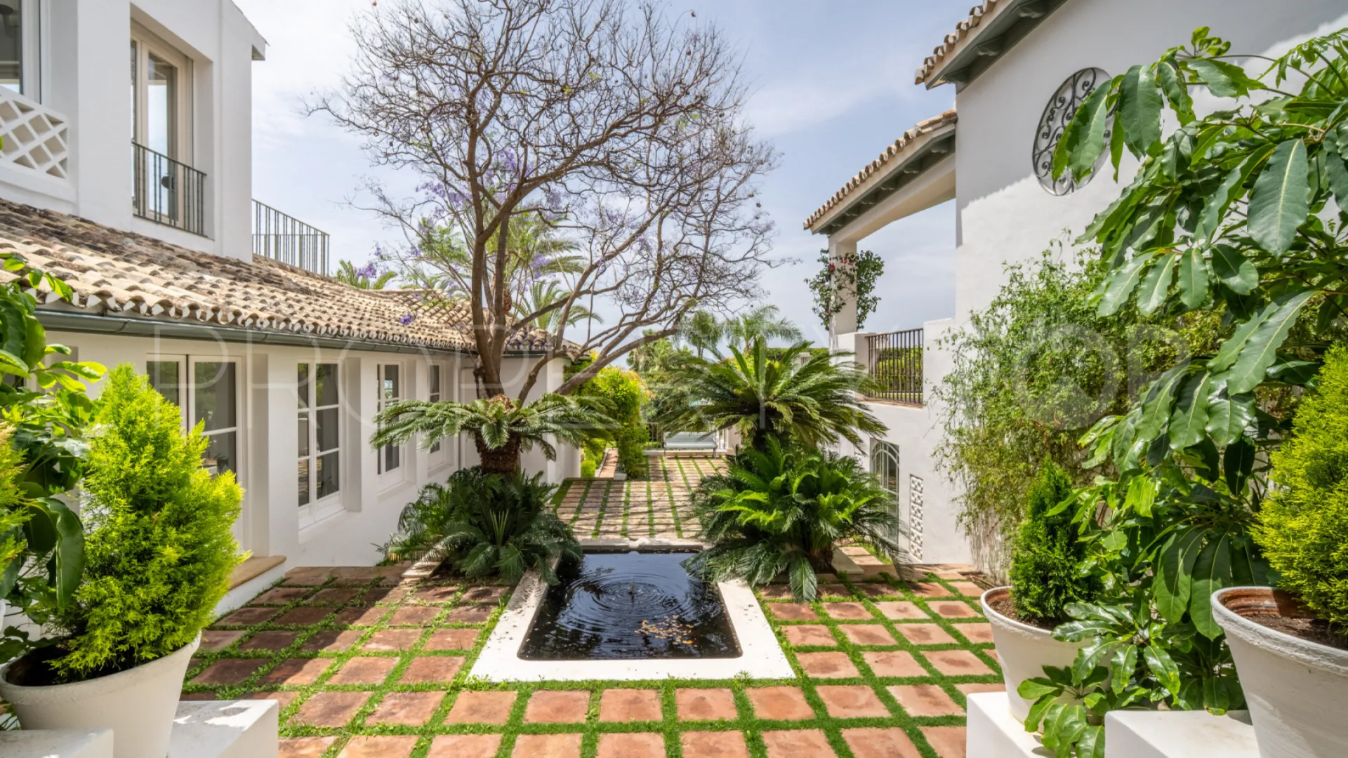 For sale 6 bedrooms villa in Sierra Blanca