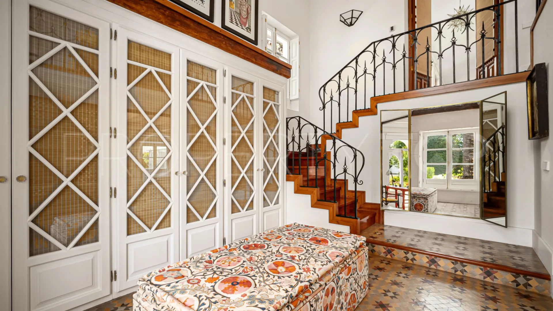 For sale 6 bedrooms villa in Sierra Blanca
