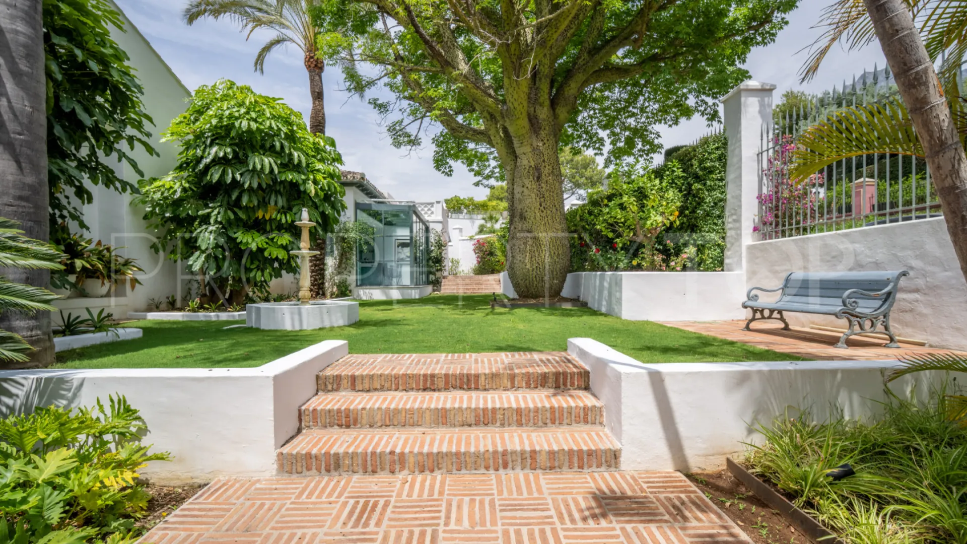 For sale 6 bedrooms villa in Sierra Blanca