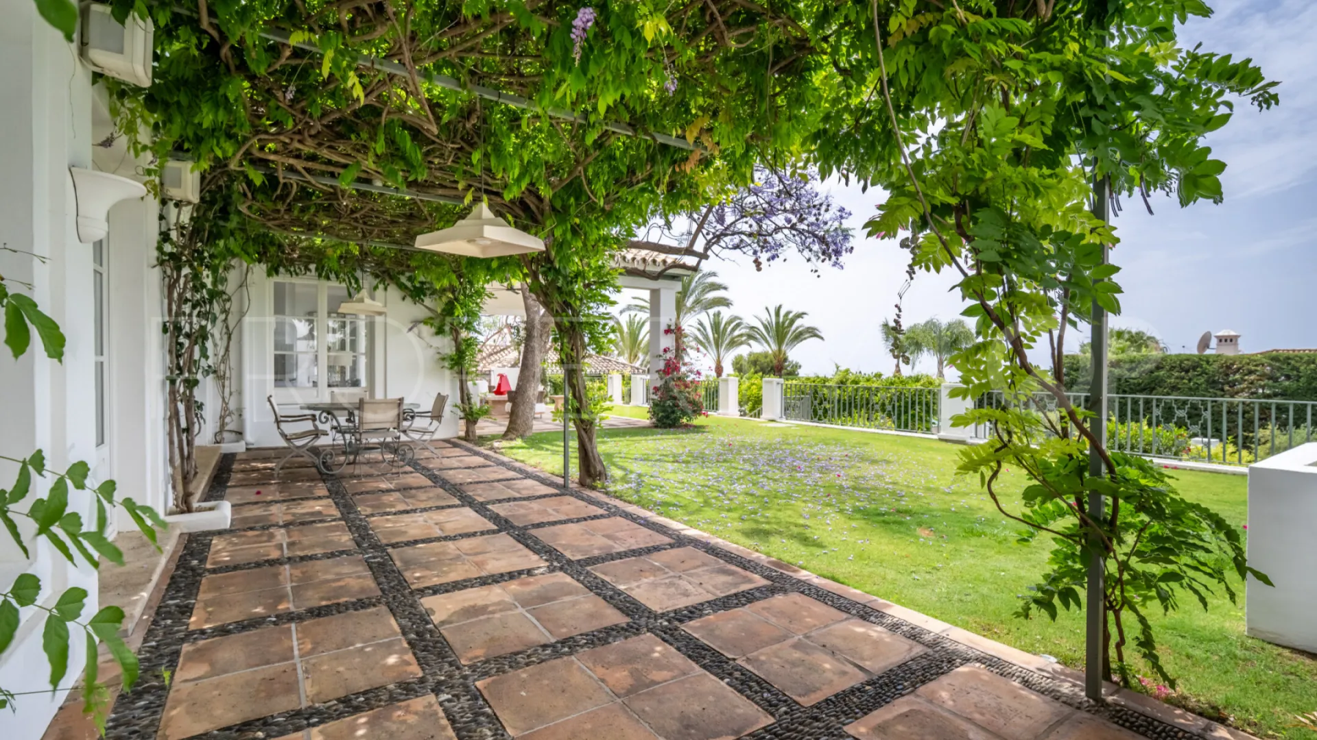 For sale 6 bedrooms villa in Sierra Blanca