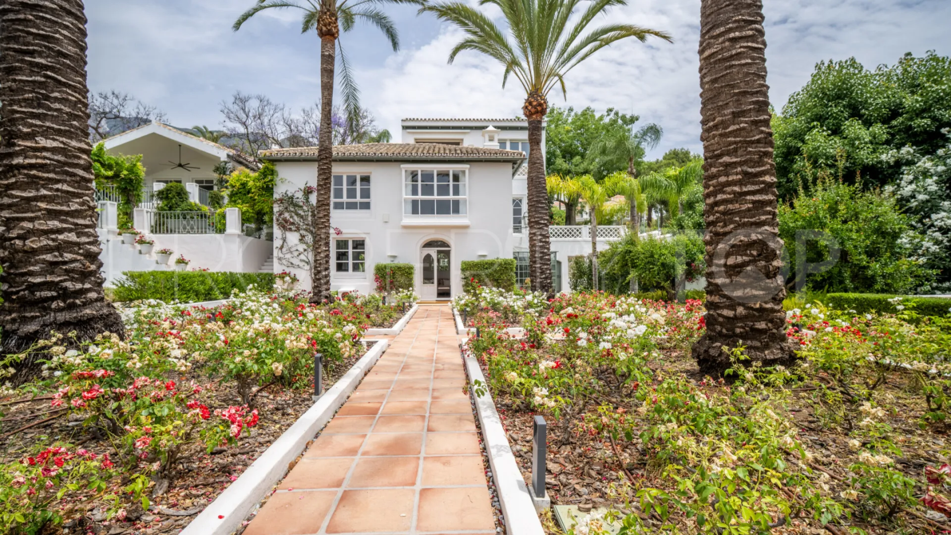 For sale 6 bedrooms villa in Sierra Blanca