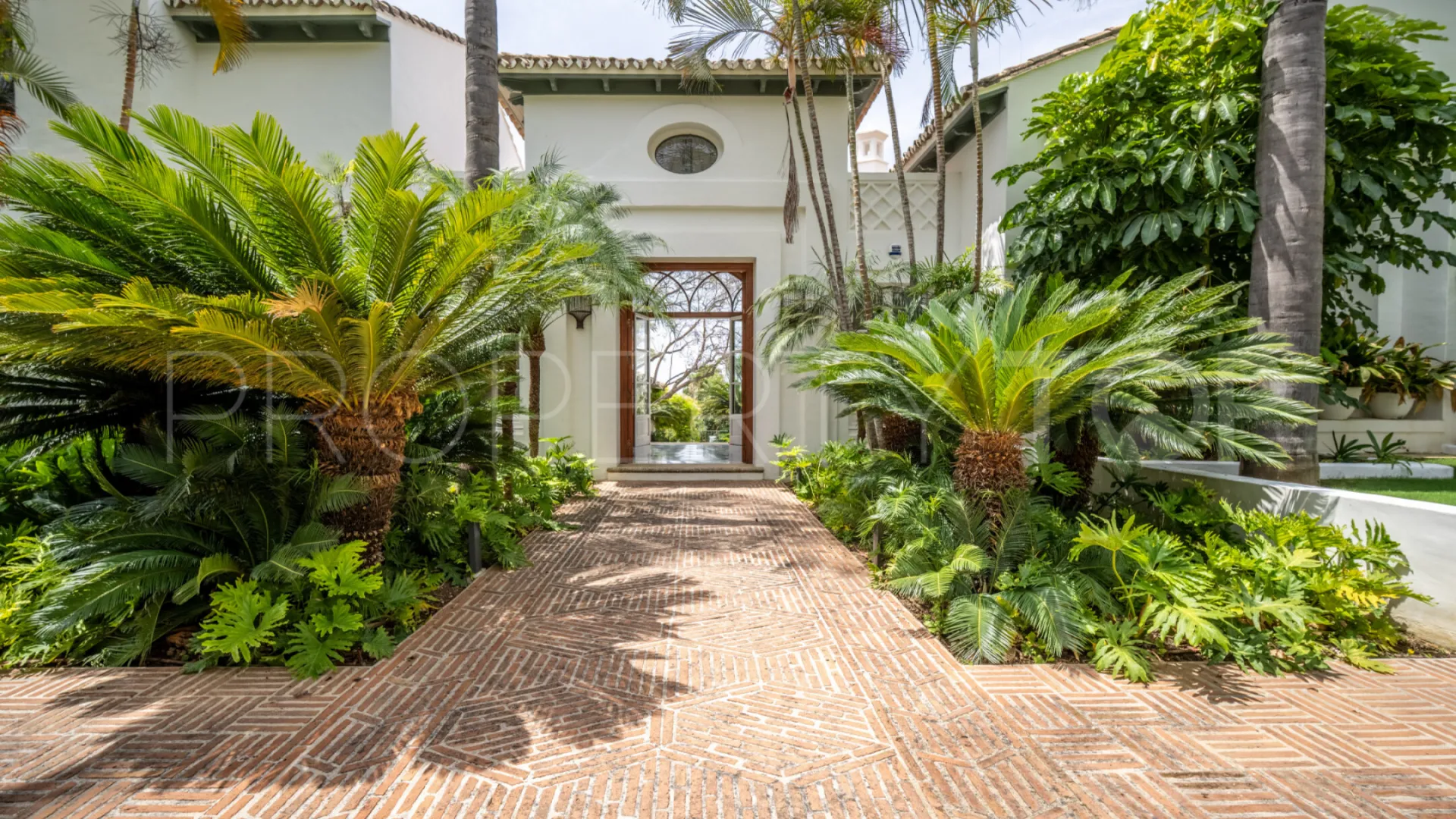 For sale 6 bedrooms villa in Sierra Blanca