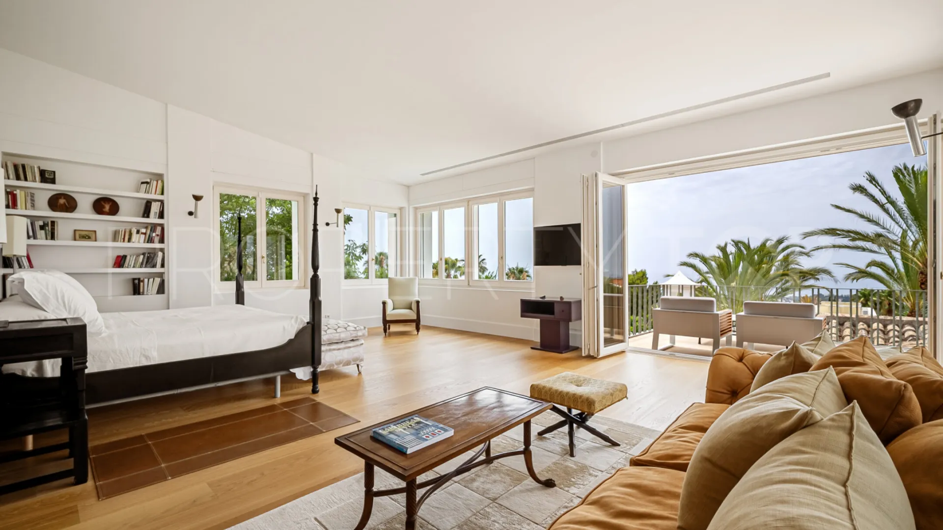 For sale 6 bedrooms villa in Sierra Blanca