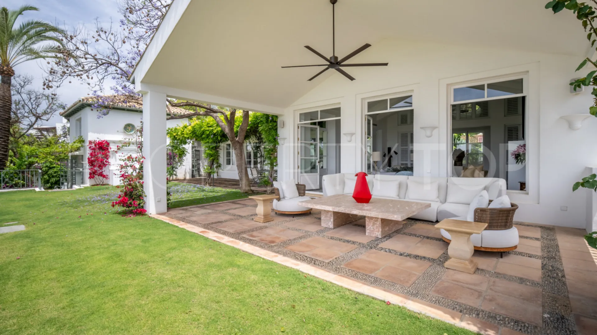For sale 6 bedrooms villa in Sierra Blanca