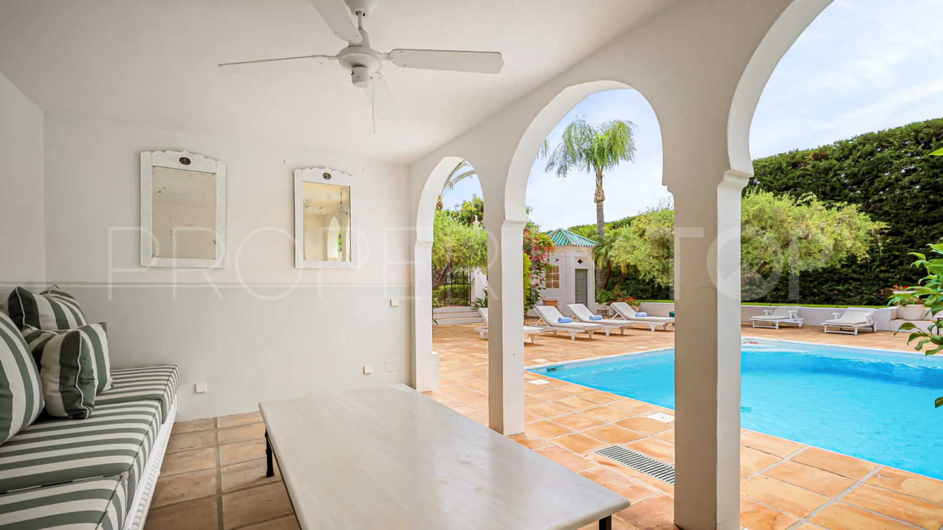 For sale 6 bedrooms villa in Sierra Blanca