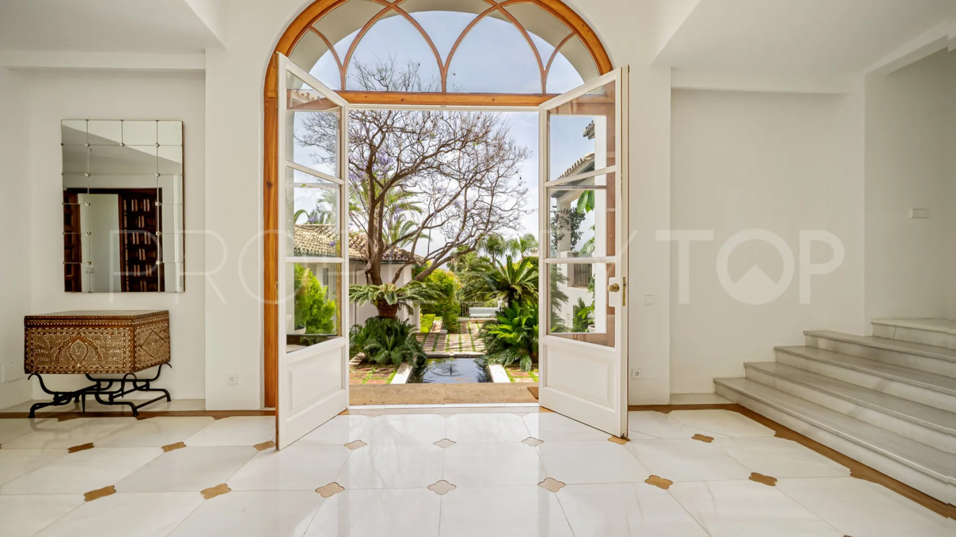 For sale 6 bedrooms villa in Sierra Blanca