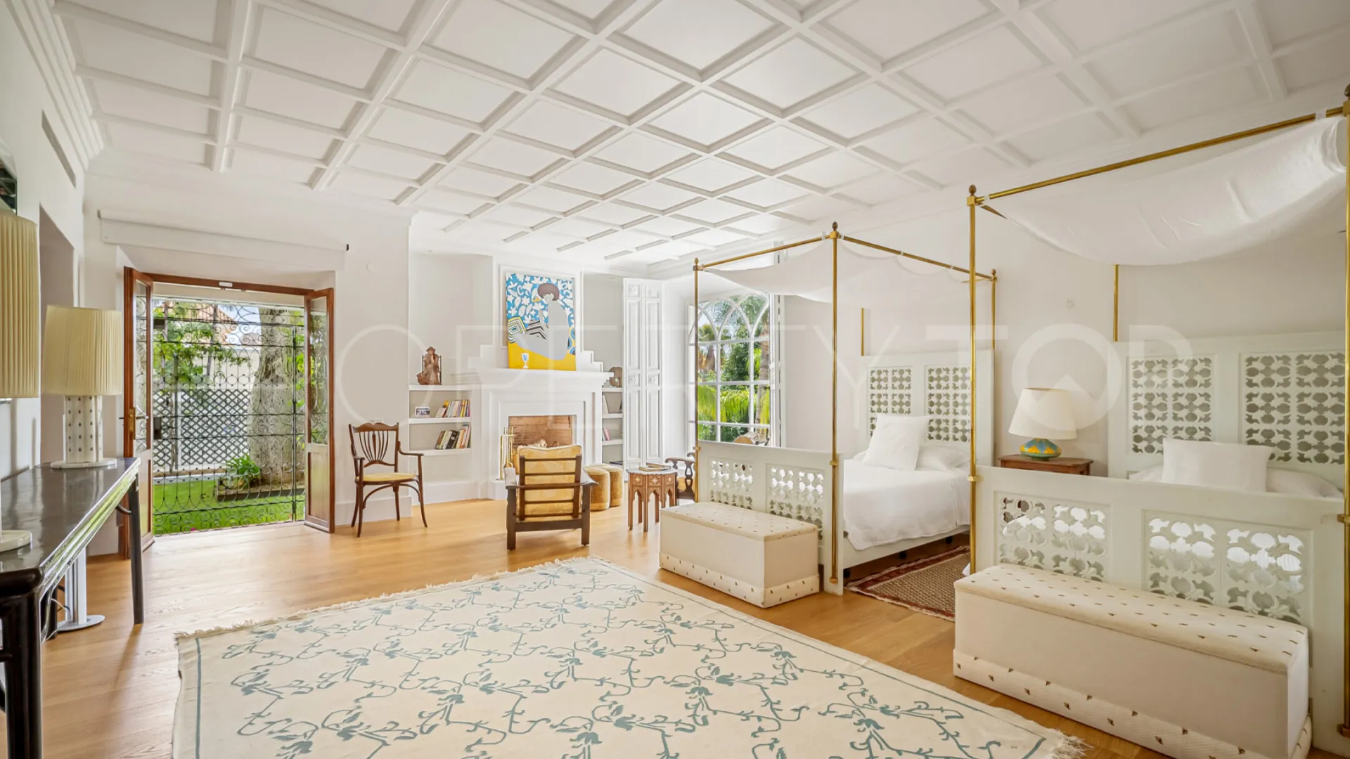 For sale 6 bedrooms villa in Sierra Blanca