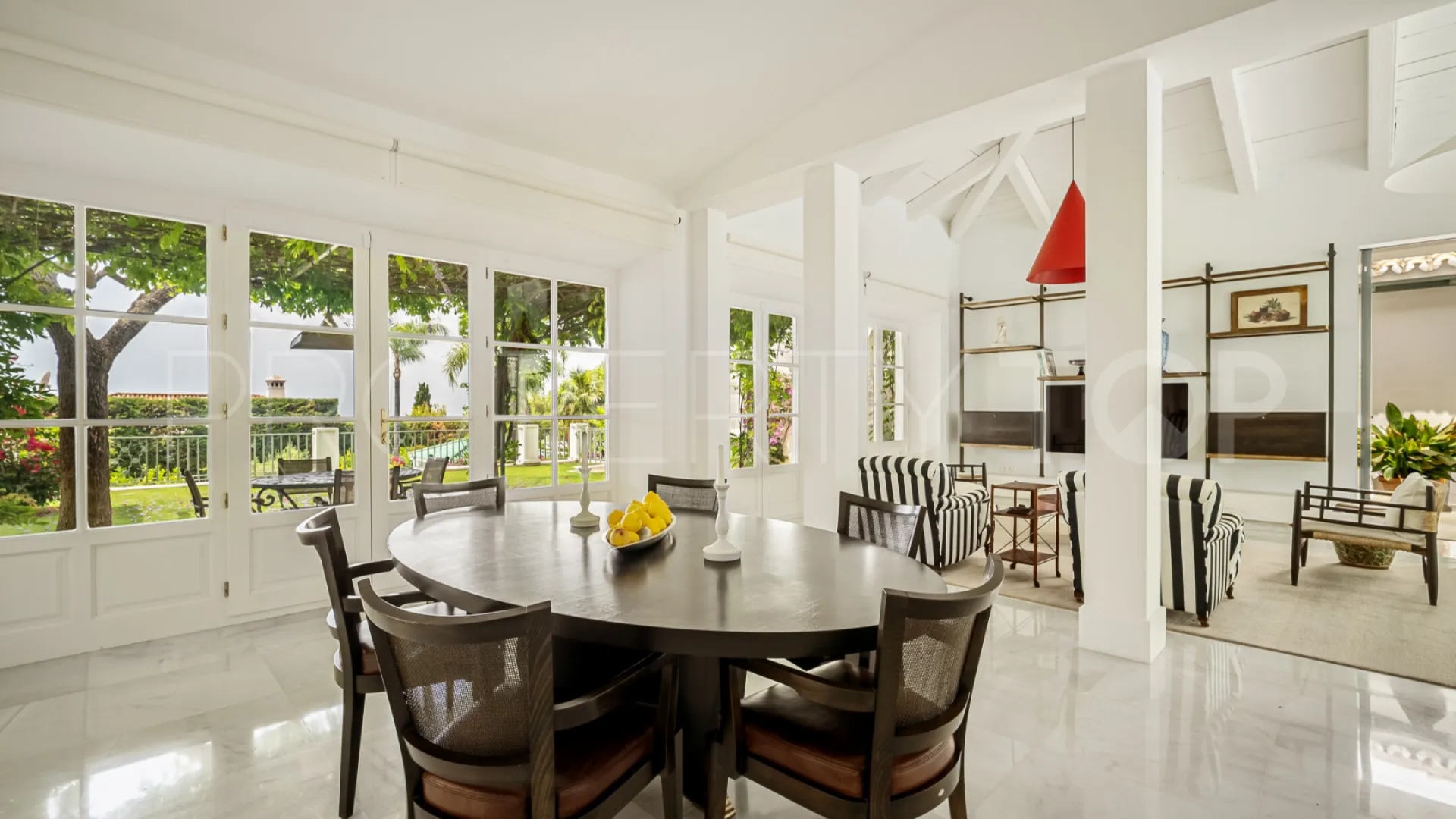 For sale 6 bedrooms villa in Sierra Blanca