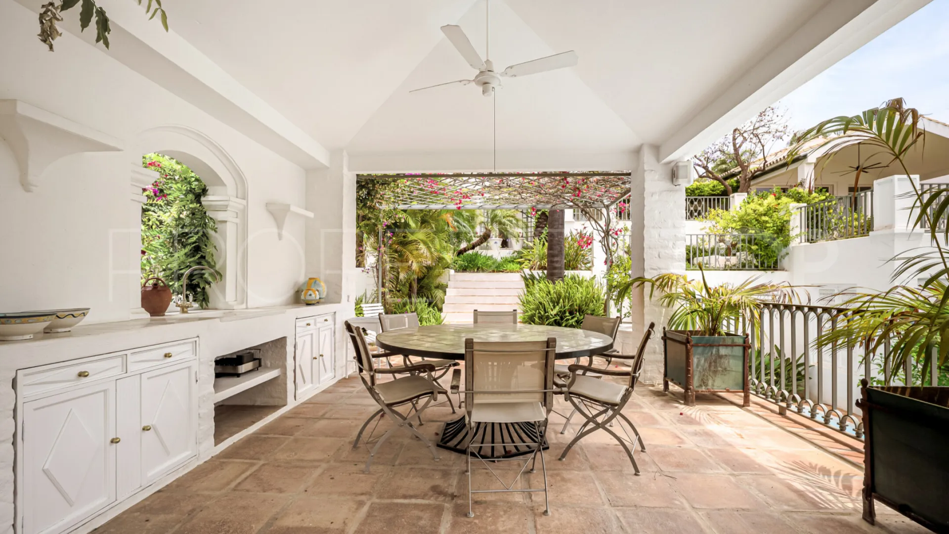 For sale 6 bedrooms villa in Sierra Blanca