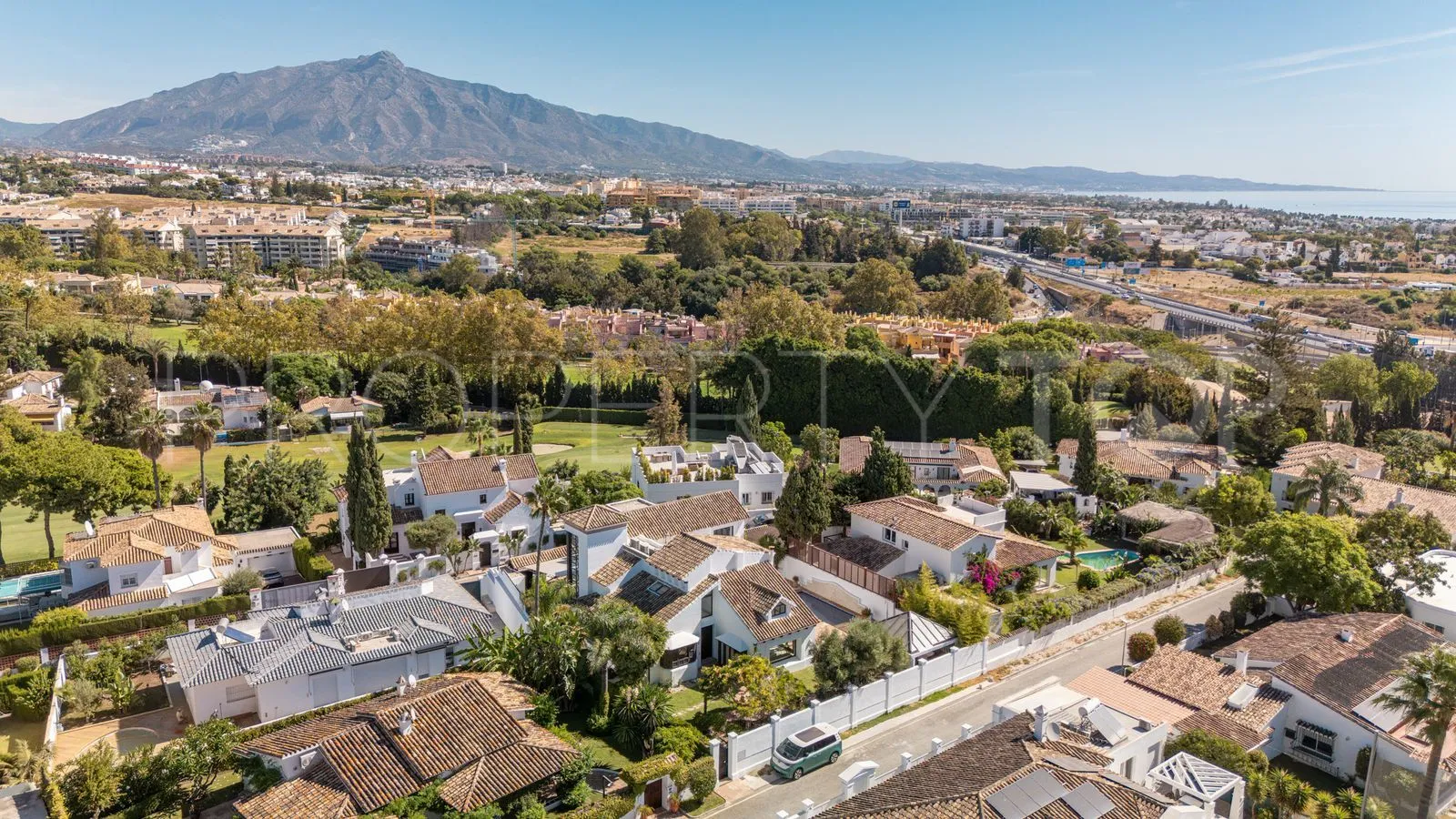 Buy Guadalmina Alta villa