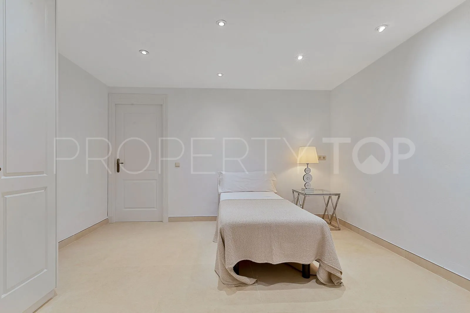 Buy Guadalmina Alta villa