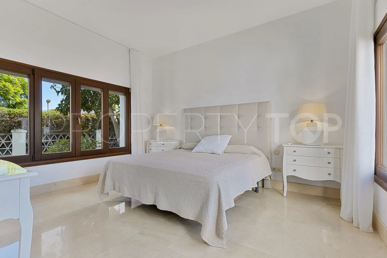 Buy Guadalmina Alta villa